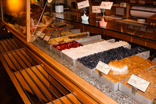 Cafe_innen_01_v01